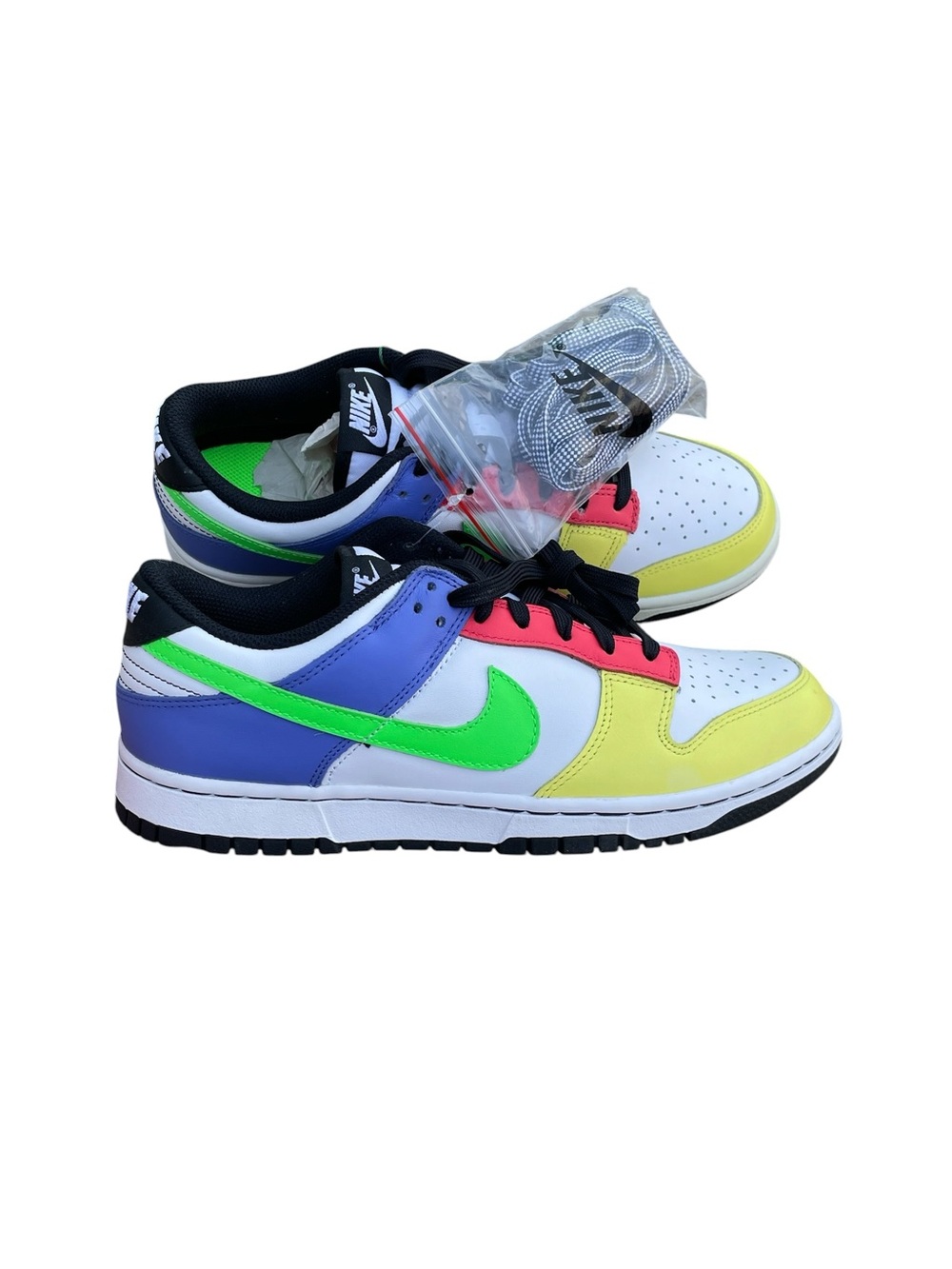 Nike Dunk-Low Green Strike Sneaker, Womens 9.5, Extra Laces, NIB